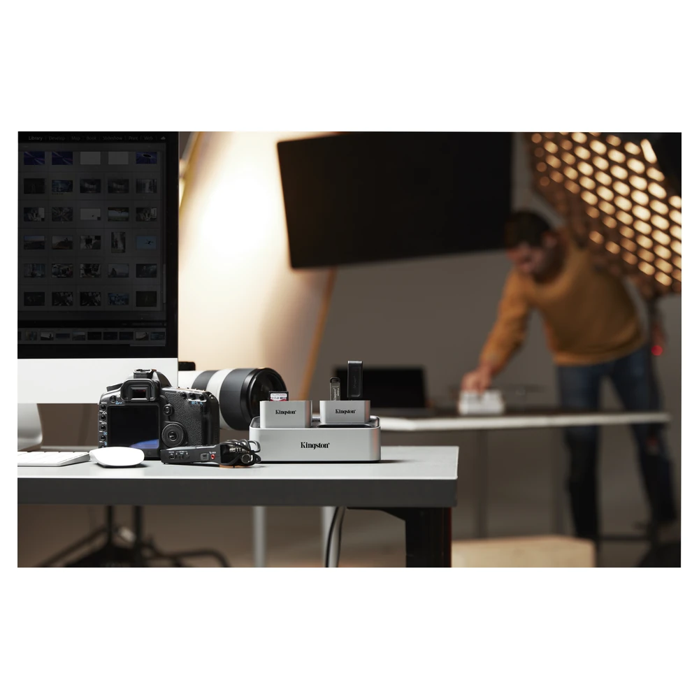 Lector de Tarjetas Kingston Workflow microSD Reader - 2 Tarjetas microSD - USB 3.2 - Negro con Plata - WFS-SDC Lector de Tarjetas Kingston Workflow microSD Reader - 2 Tarjetas microSD - USB 3.2 - Negro con Plata - WFS-SDC