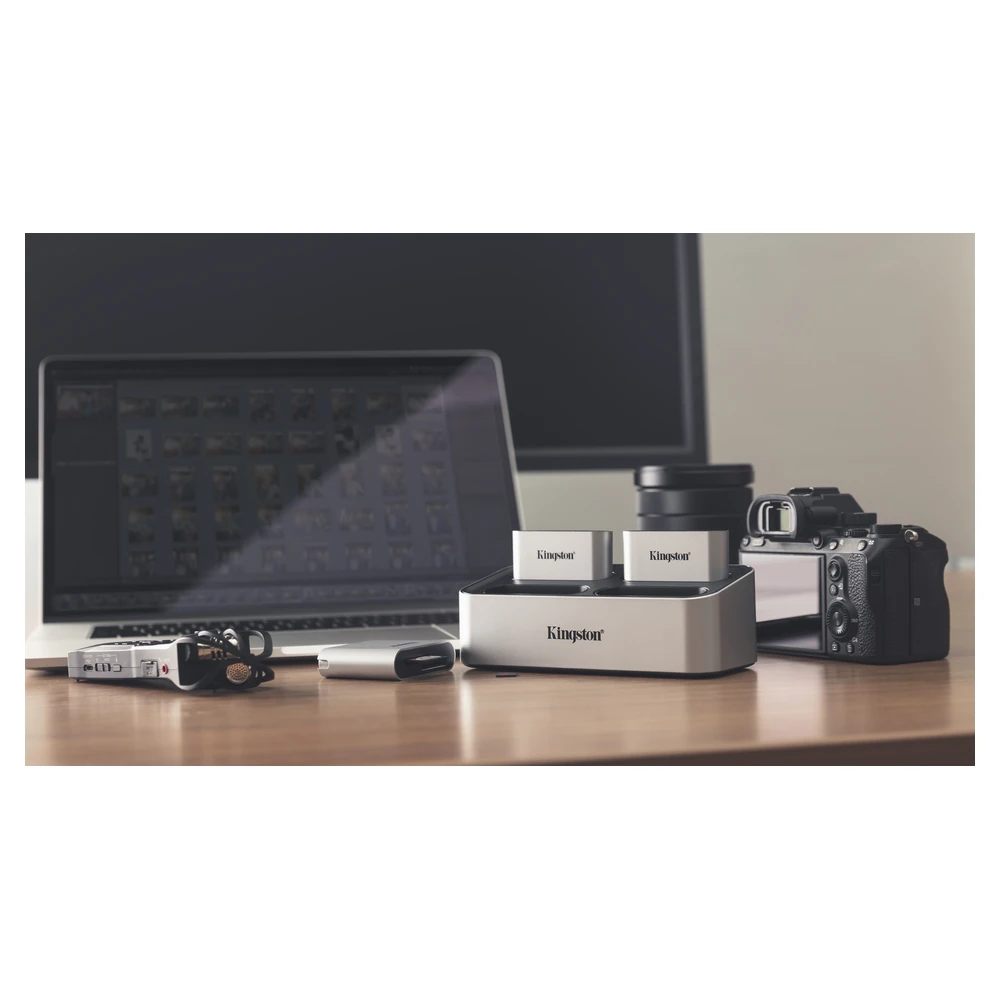 Lector de Tarjetas Kingston Workflow microSD Reader - 2 Tarjetas microSD - USB 3.2 - Negro con Plata - WFS-SDC Lector de Tarjetas Kingston Workflow microSD Reader - 2 Tarjetas microSD - USB 3.2 - Negro con Plata - WFS-SDC